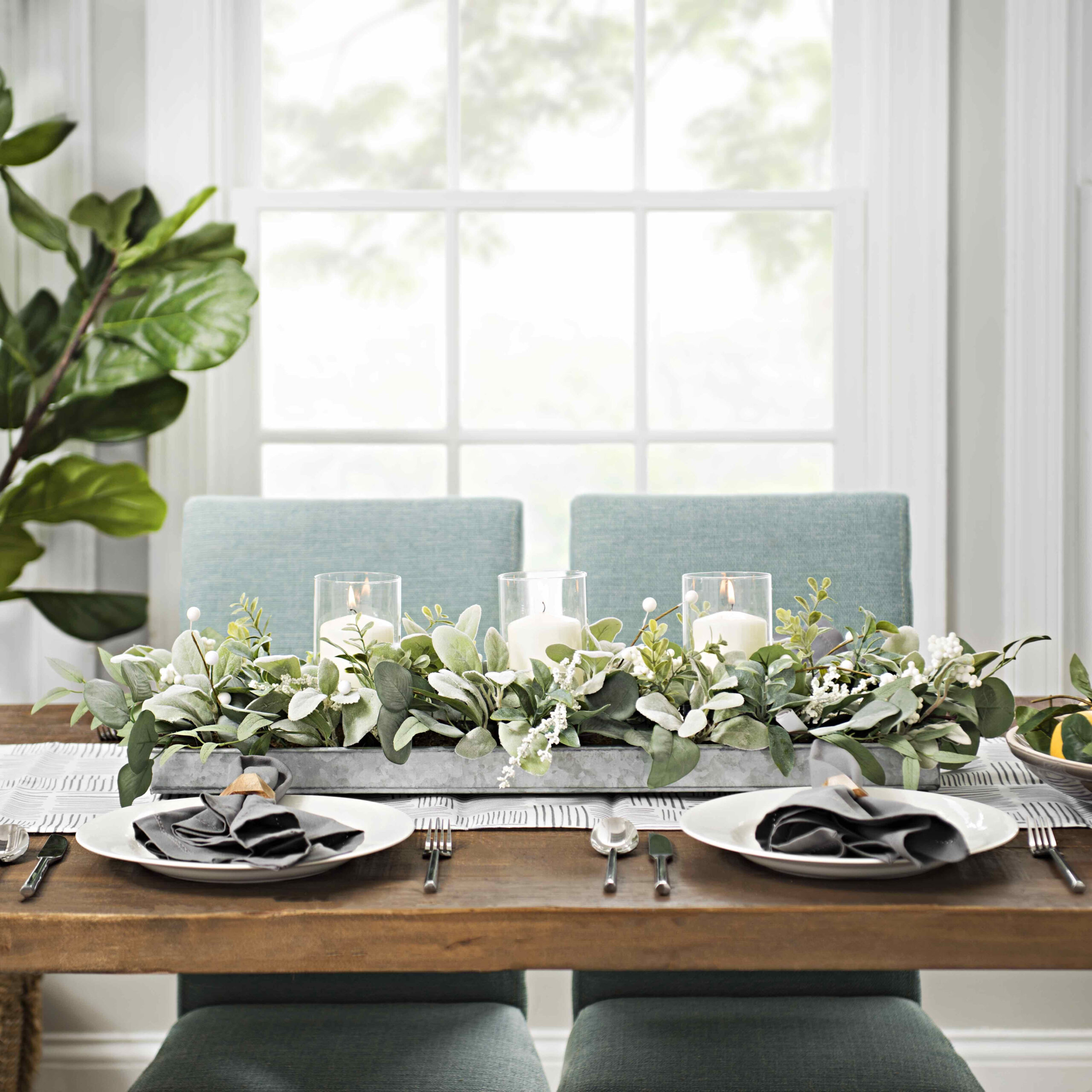 Proven Tips for Crafting Centerpieces That Enhance Long Dining Room Experiences